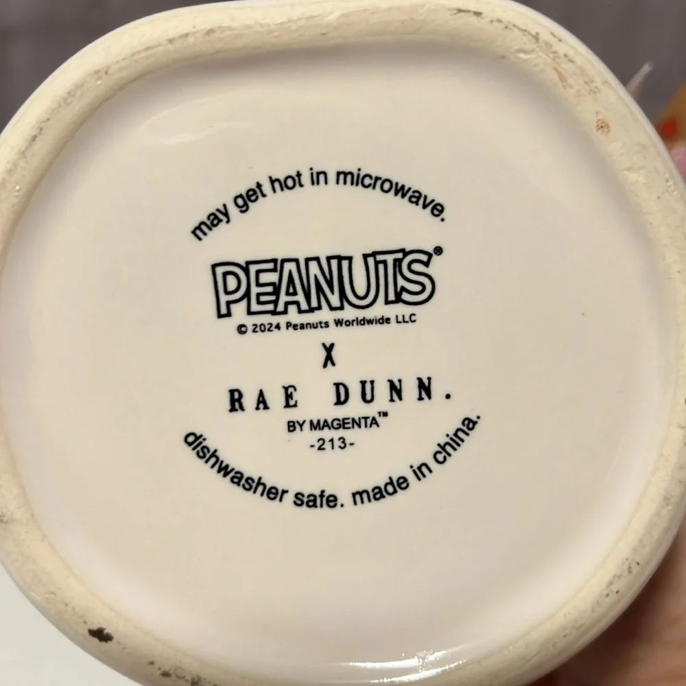 Peanuts Snoopy Mug - Picture 4 of 5